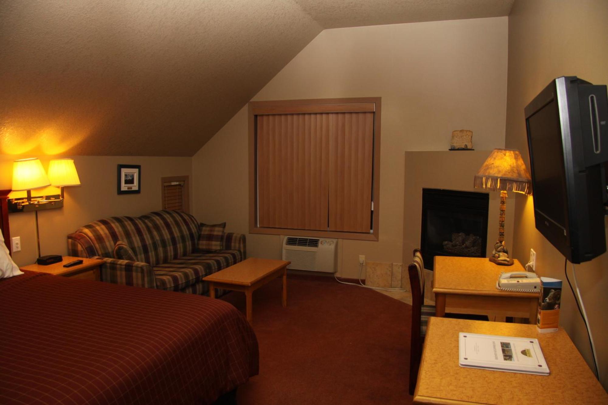Waterton Lakes Lodge Resort Exterior photo