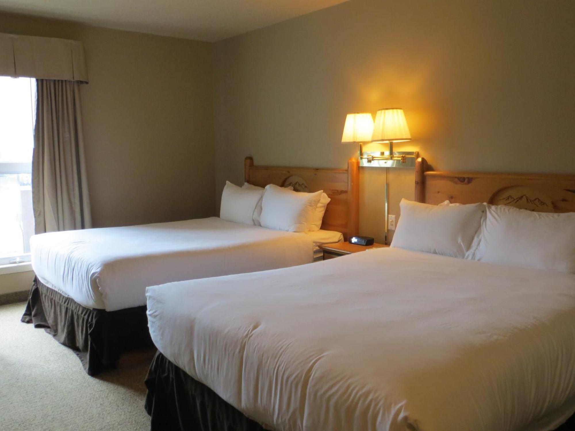 Waterton Lakes Lodge Resort Room photo