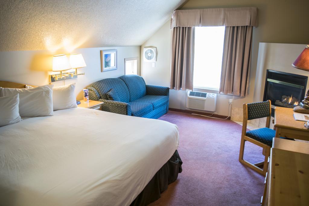Waterton Lakes Lodge Resort Exterior photo