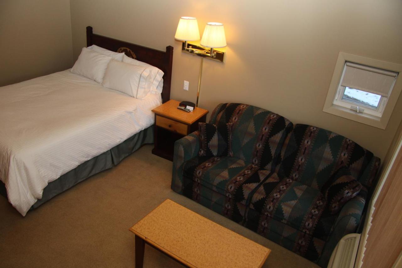 Waterton Lakes Lodge Resort Exterior photo